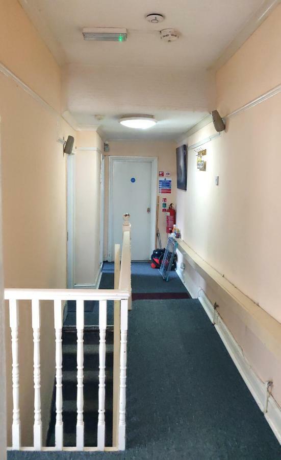 Ferienwohnung 3 Portland Road Southall Exterior foto
